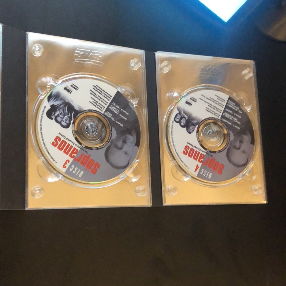 NEW LISTING! HBO Sopranos Complete Second Season - Picture 8 of 9